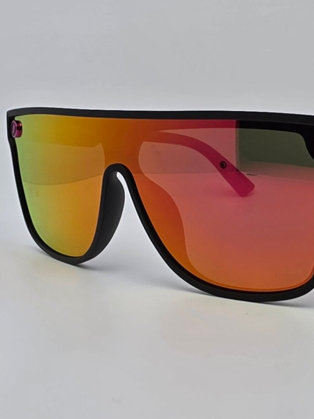 Blenders Scifi Midnight Emma Frame Polarized Hot Pink Mirror Shield Sunglasses